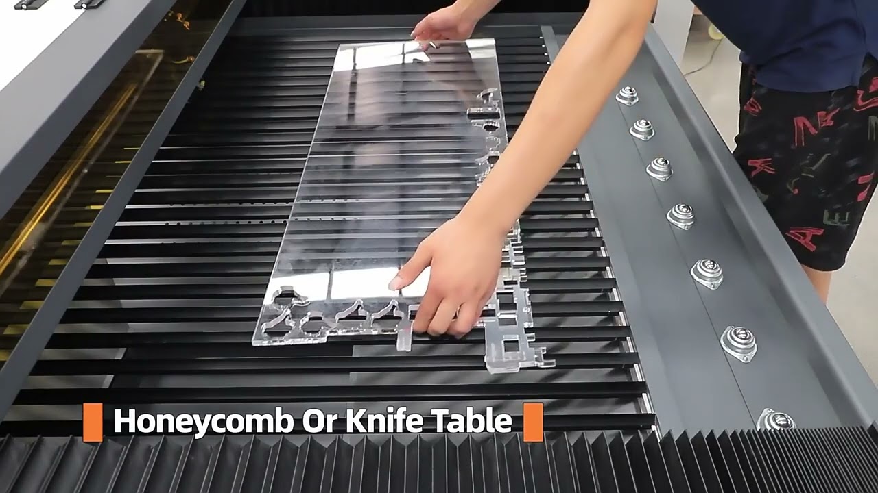 6x5ft CO2 Laser Fabric Cutter with Vision and Conveyor for Assembly Line 6x5ft CO2 Laser Fabric Cutter with Vision and Conveyor for Assembly Line