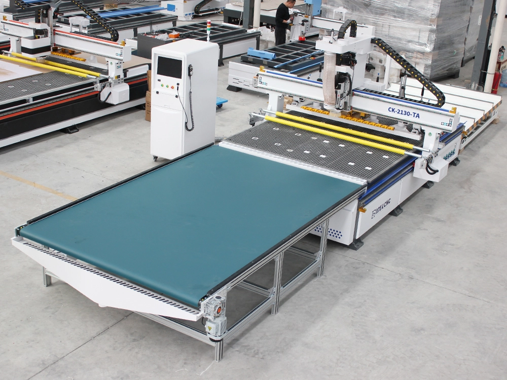 7x10 ATC CNC Router with Automatic Loading and Unloading 7x10 ATC CNC Router with Automatic Loading and Unloading