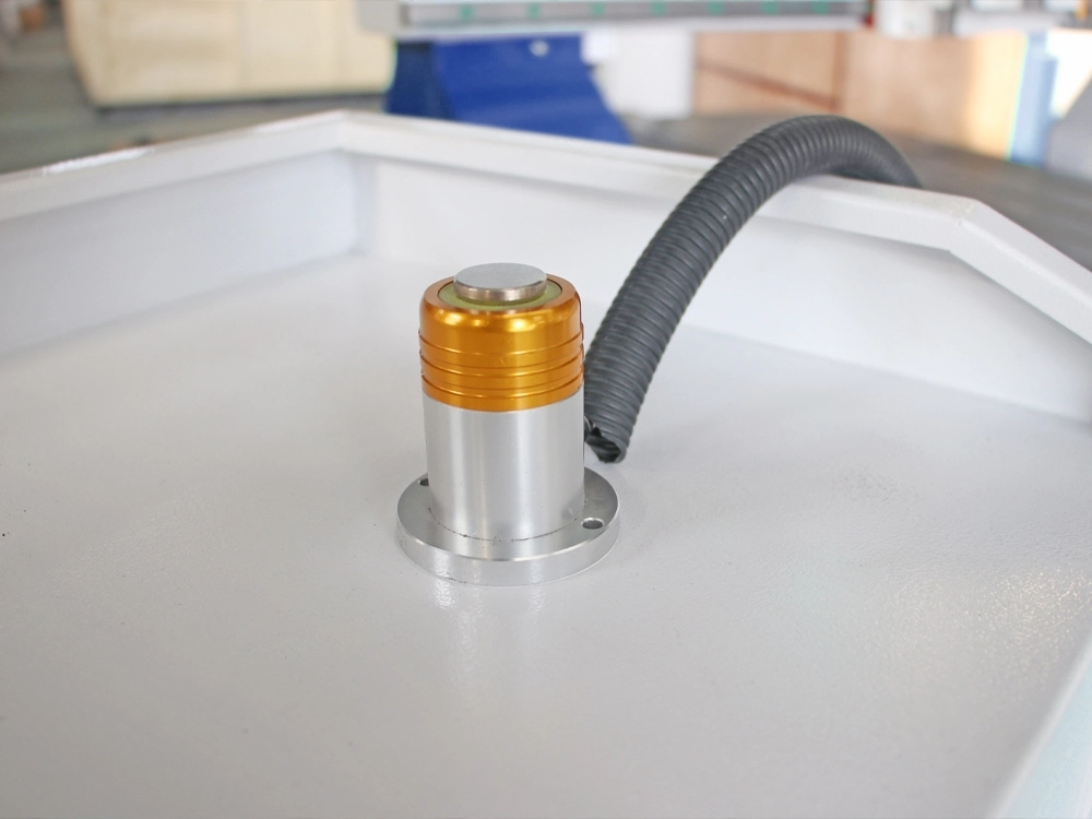 Small Dual-Process CNC Wood Router With Two Switchable Spindles Small Dual-Process CNC Wood Router With Two Switchable Spindles