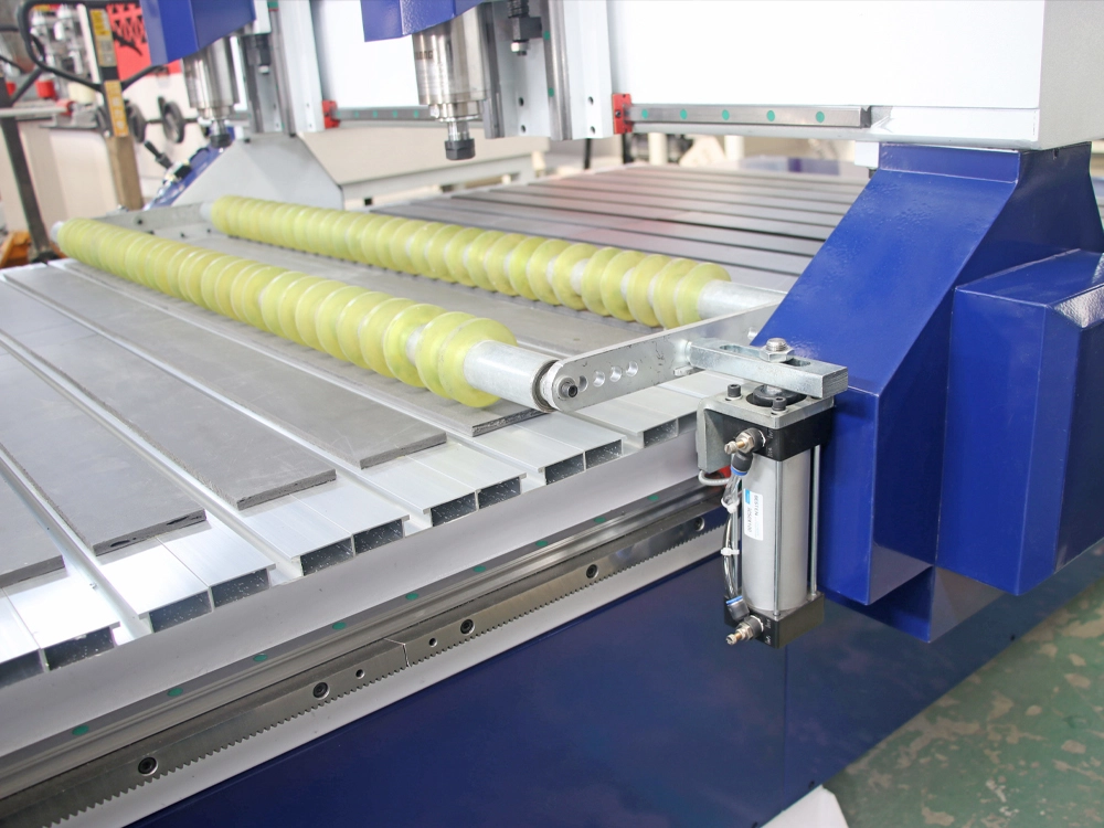 CNC Router With Two Independently Controlled Spindles and Pneumatic Roller CNC Router With Two Independently Controlled Spindles and Pneumatic Roller
